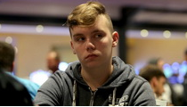 Sledujte živý prenos: Dominik Desset vo finálovej 14-tke GPC Main Eventu o €200,000!