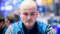 Koleno na čele piatich Slovákov postupujúcich cez Day 1C WSOPC Monster Stack