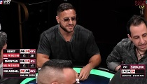 Video: AA vs. KK vs. AA v $200k pote na Hustler Casino Live
