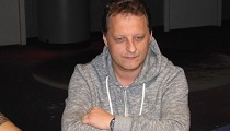 Marcel Papáč chipleaduje €250,000 GTD Prague Poker Festival
