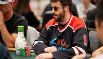 Bývalý šampión Greg Merson medzi 522 hráčmi, ktorí prežili bublinu ITM a 4. deň Main Eventu WSOP 2025