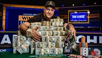 Michael “The Grinder” Mizrachi sa zapísal do histórie: Majstrovský titul v Main Evente WSOP 2025 spečatil jeho legendárny status